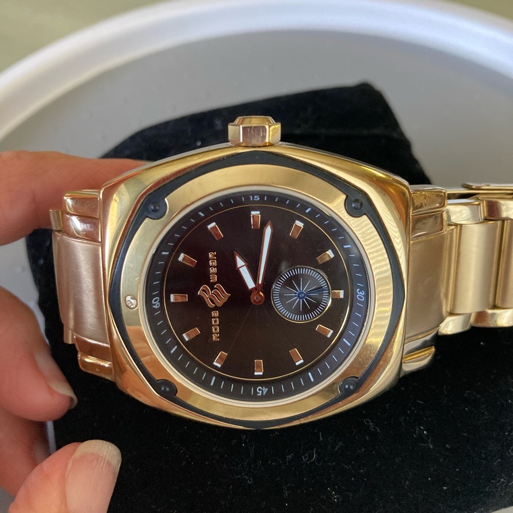 Roca Wear Goldtone Quartz Men Watch